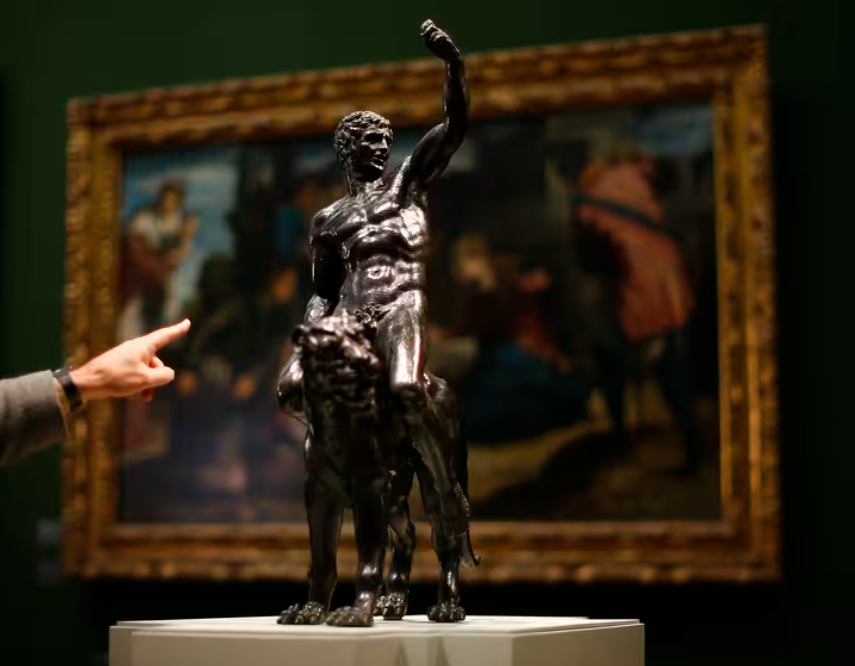 De la Renaissance au « lolcat » : la folle histoire des bronzes attribués à Michel-Ange